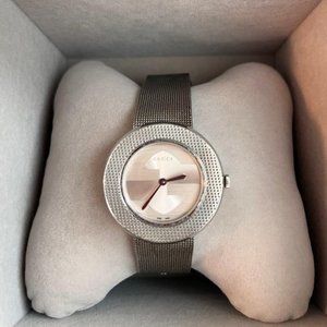 Gucci Women's YA129407 U-Play Stainless Steel Watch